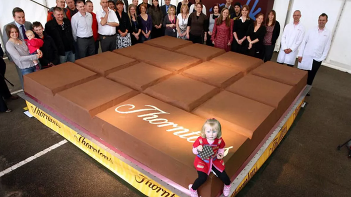 Rekordi v kulinariki: zgodba o največji čokoladni tablici na svetu 🍫
